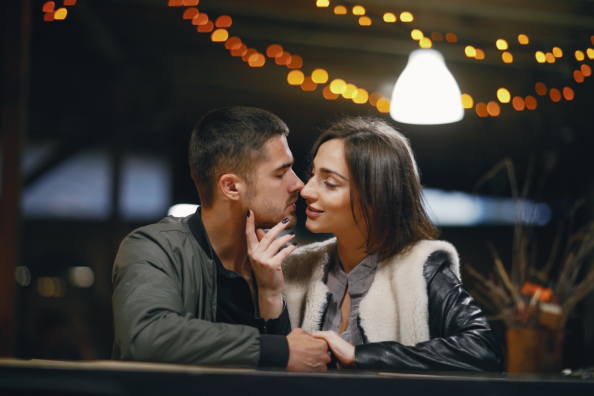 date a local Latin phone chat partner