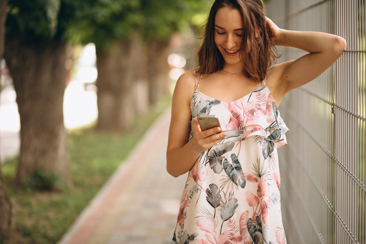 date a local Singles chat line partner